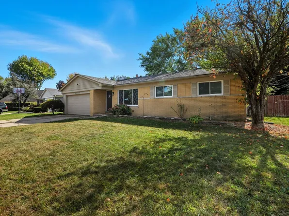 23786 Thornton St, Clinton Township, MI 48035