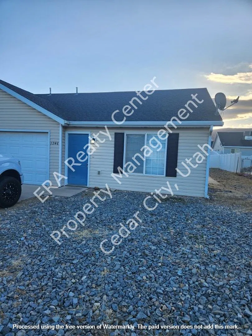 Move-In Discount 3 bed 2 bath - Twin Home — Photo 1