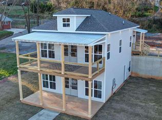 16 Logan St S, Ellijay, GA 30540