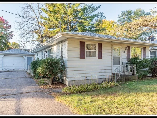 511 E Wisconsin St, Weyauwega, WI 54983