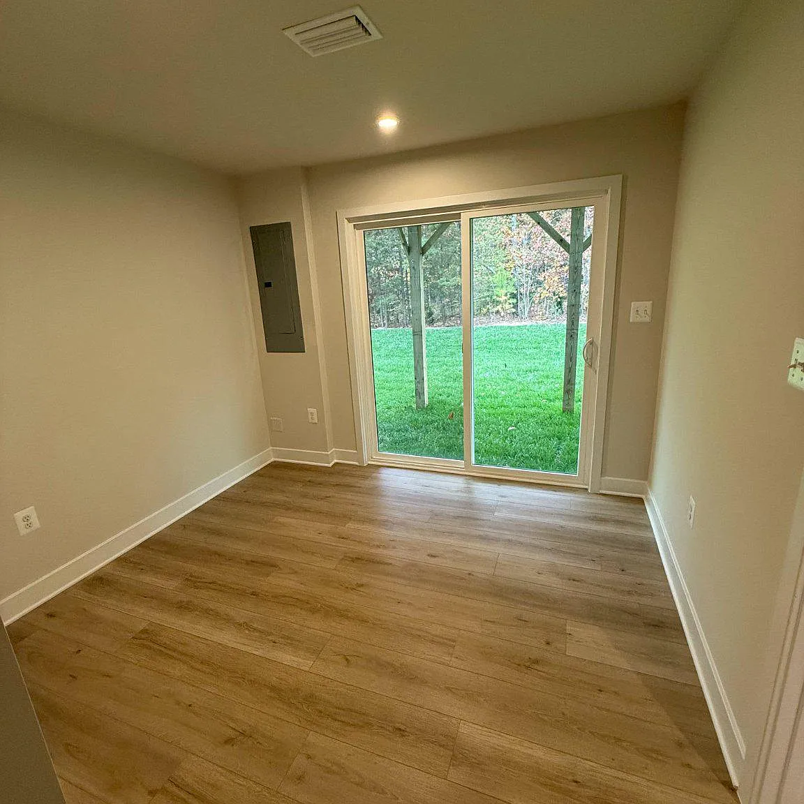 4 bed, 3.5 bath, 2129 sqft, $2,700 — Photo 4
