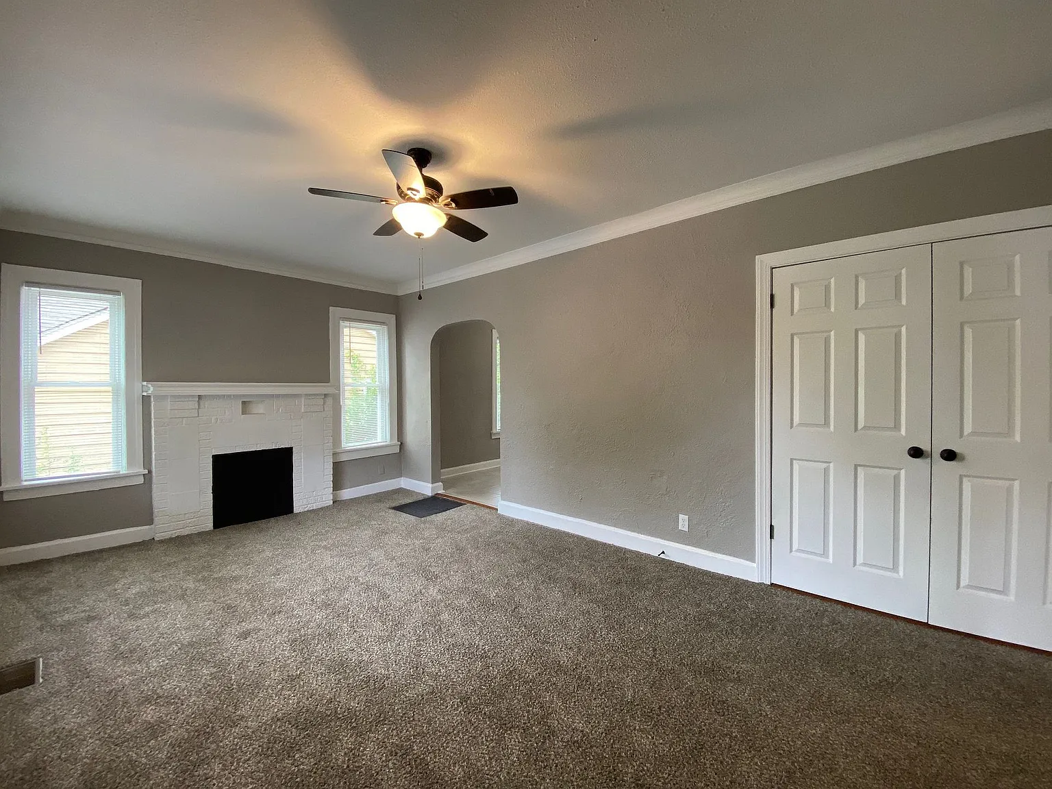 2380 Arlington Ave — Photo 3