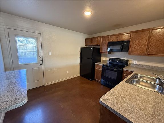 4th image of 4208 Primrose Dr Unit B