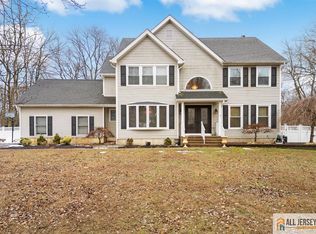 3 Eric Ct, Monroe Township, NJ 08831
