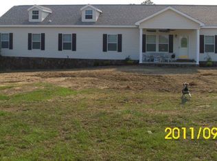 225 Corey Ln, Douglas, GA 31535