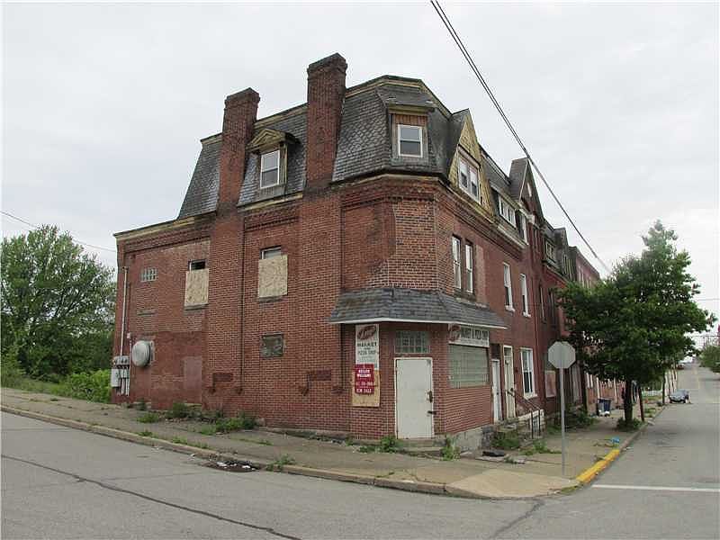 2nd image of 2450 Wylie Ave