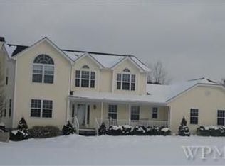 15 Wennington Dr, Poughkeepsie, NY 12603