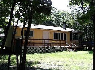 Roundhill Rd, Dingmans Ferry, PA 18328