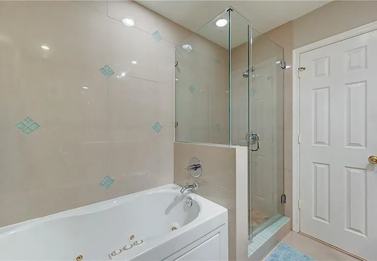 5088 NW 100th Ter — Photo 15
