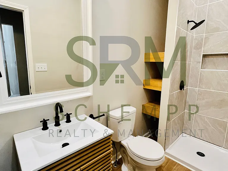 518 Camp St #520 — Photo 12