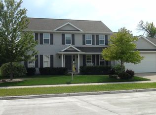 2625 E Greenleaf Dr, Appleton, WI 54913