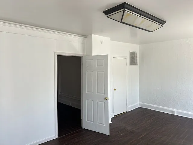 3 bed, $1,325 — Photo 2