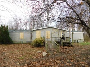 8762 Borden Rd, Jonesville, MI 49250
