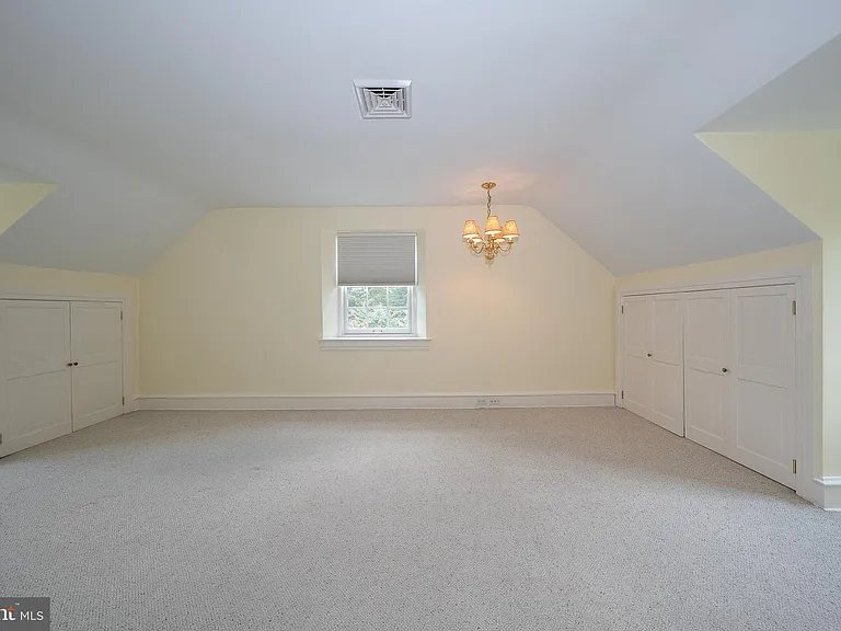 101 E Brookhaven Rd — Photo 62