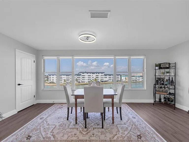 6025 Shore Blvd S #405 — Photo 5