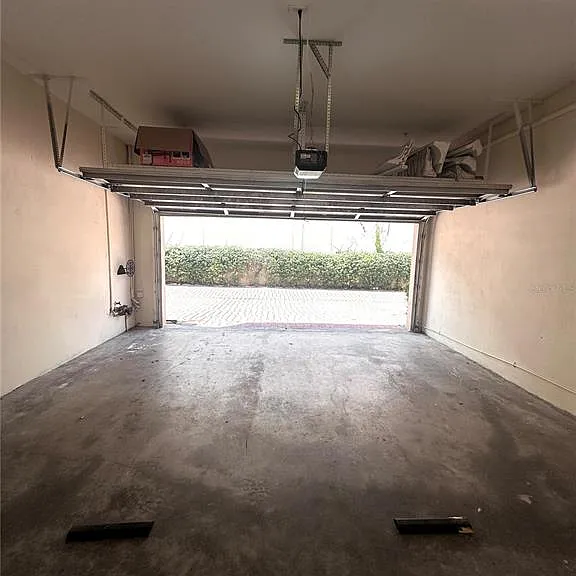2303 Kensington Garden Ln — Photo 9