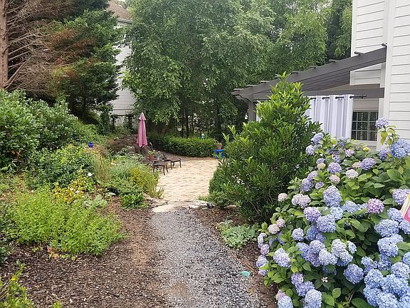 3rd image of 3659 Outlook Ct NE