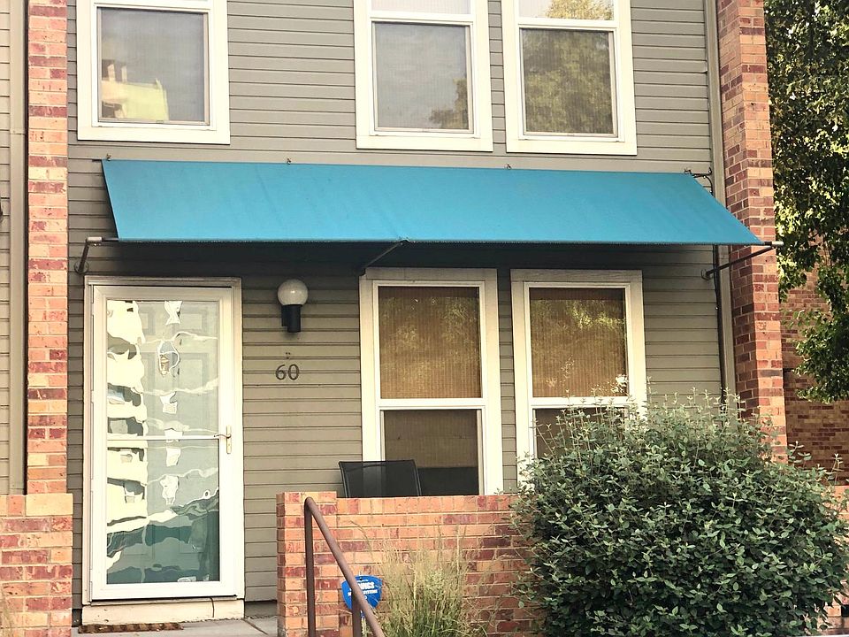 Front porch / Front entrance