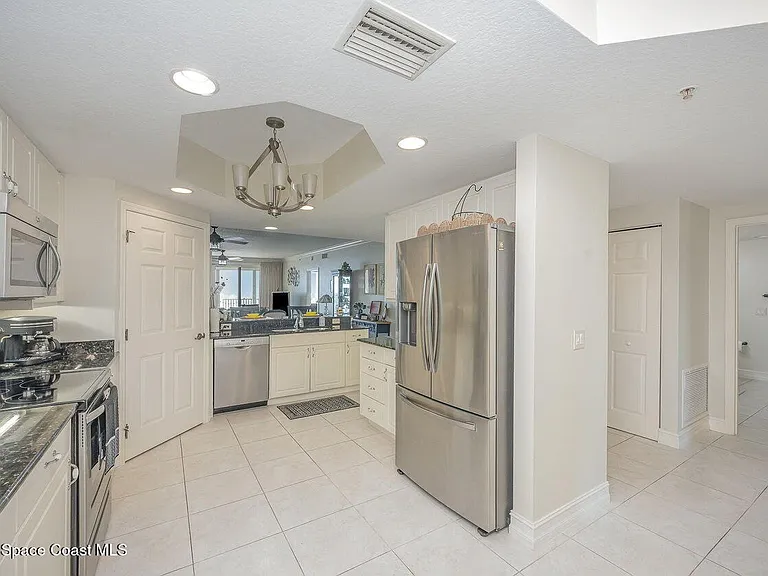 7 Indian River Ave #1003 — Photo 5