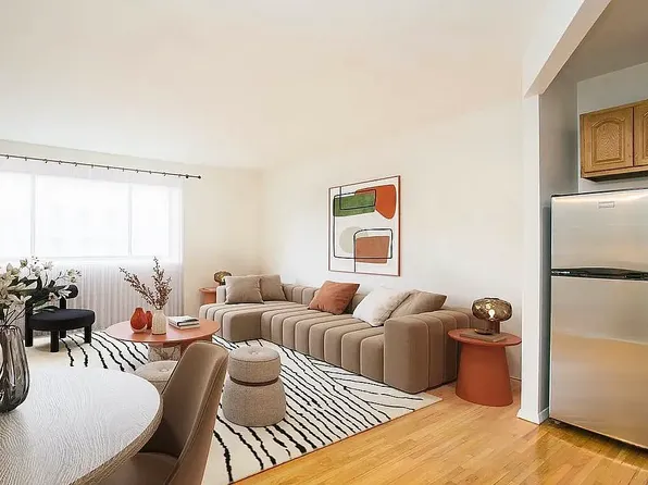 345 W 30th St APT 2A, New York, NY 10001
