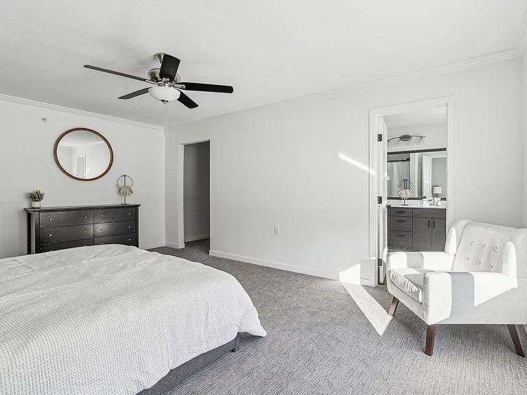 Avalon Apartments & Townhomes — Photo 11