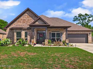 10711 Chapelwood Dr, Gulfport, MS 39503