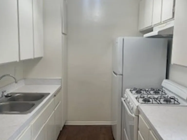 518 Raymond Ave — Photo 5