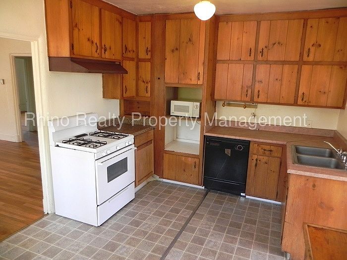 1st image of 525 Buena Vista Dr SE