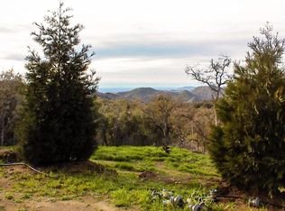 697 Chuckwagon Rd, Squaw Valley, CA 93675