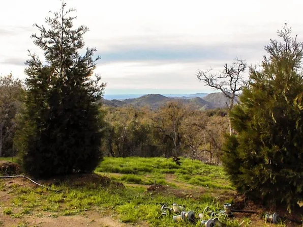 697 Chuckwagon Rd, Squaw Valley, CA 93675