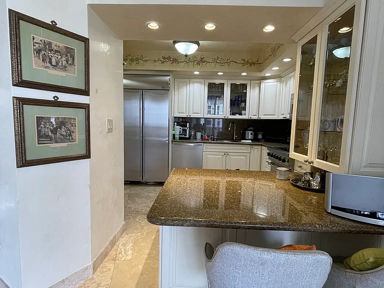 20281 E Country Club Dr — Photo 14