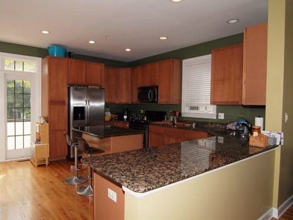 5th image of 429 S Kenilworth Ave Unit 1