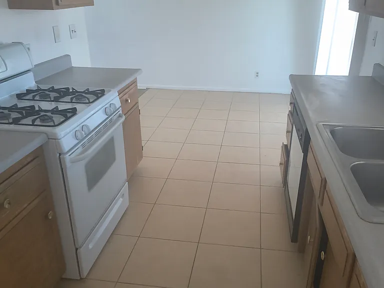 26114 Camphorwood Ave — Photo 4
