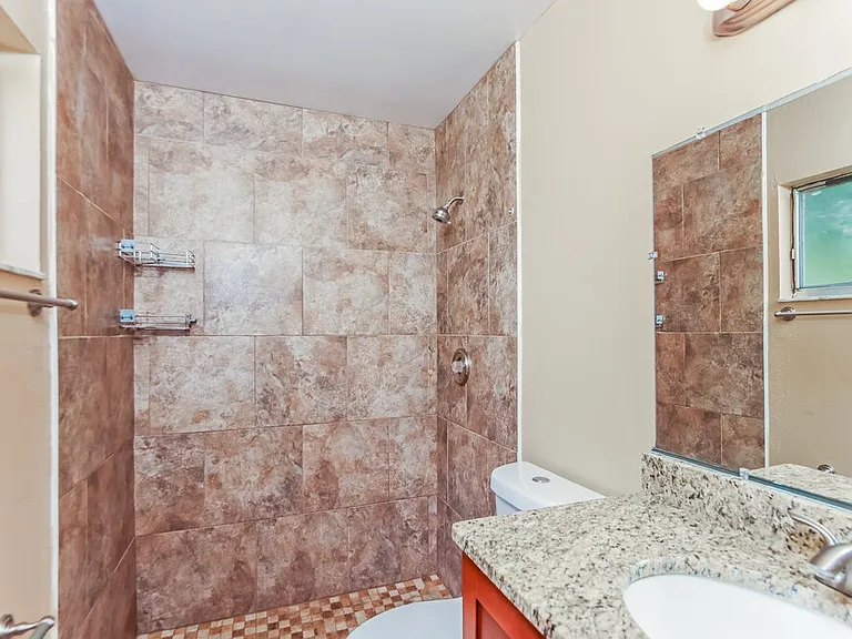 1647 Baker St NE — Photo 11
