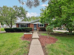 213 Edgemont St, Mundelein, IL 60060