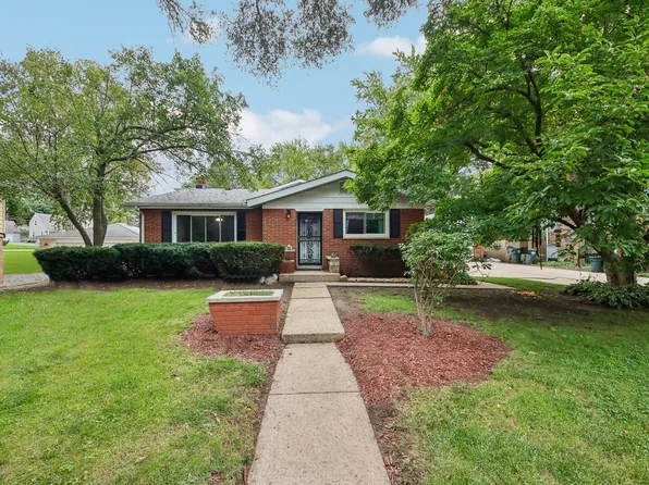 213 Edgemont St, Mundelein, IL 60060