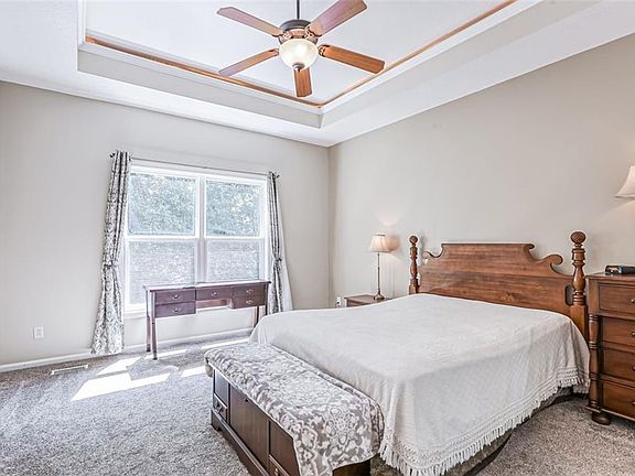 4th image of 3401 Waterford Ct