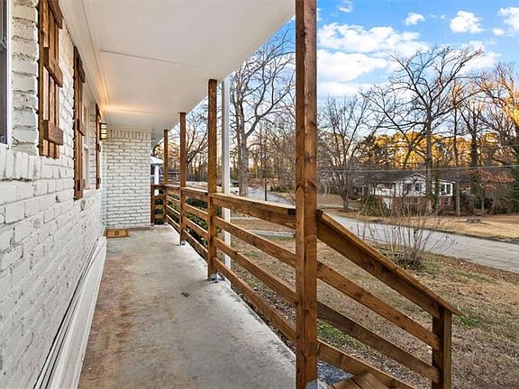 5th image of 1891 Valley Ridge Dr SW