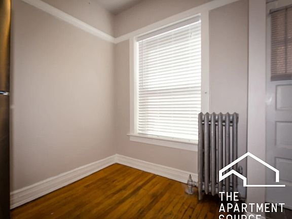 5th image of 1441 W Lunt Ave APT 2S
