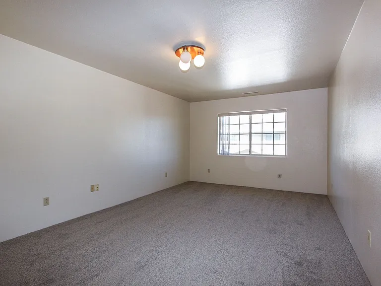 3249 N Hedgewood Dr — Photo 8