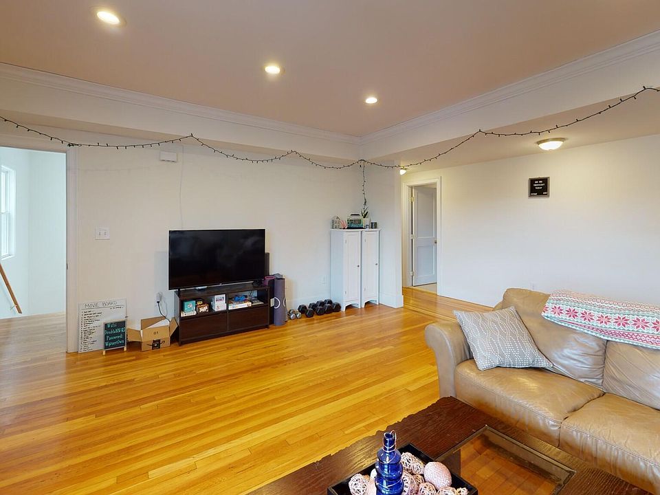 1st image of 12 Barker St #1