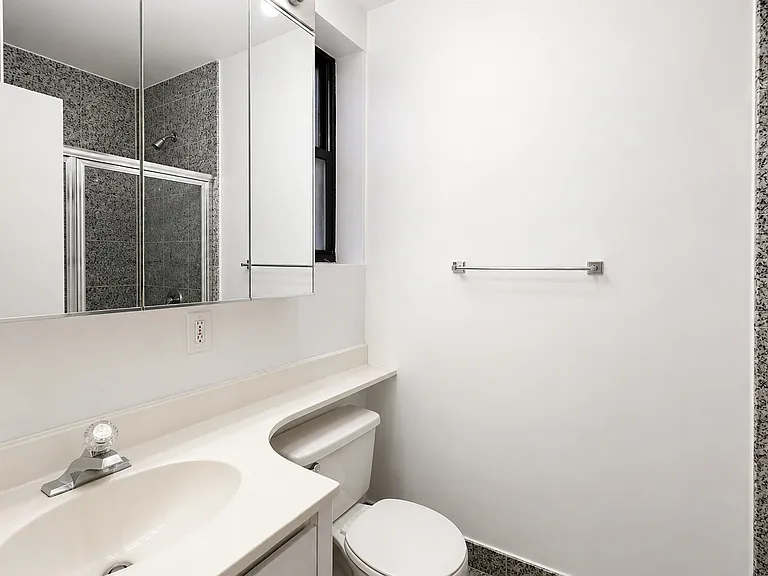229 E 53rd St #3W — Photo 7