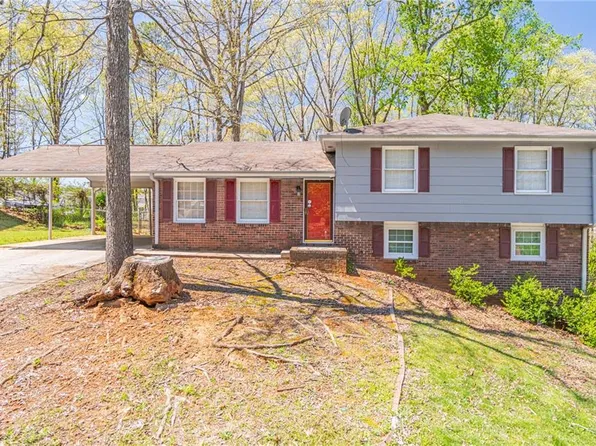 7023 Lodgepole Dr, Morrow, GA 30260