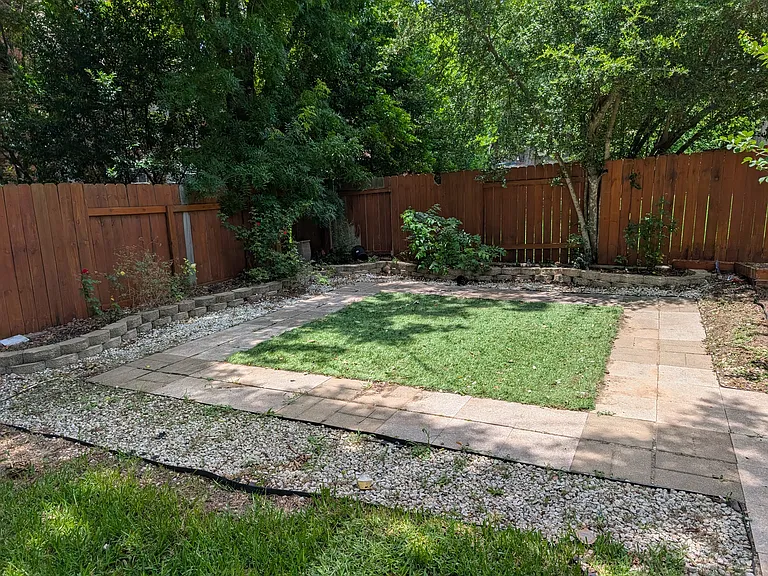 9910 Jasmine Creek Dr — Photo 15