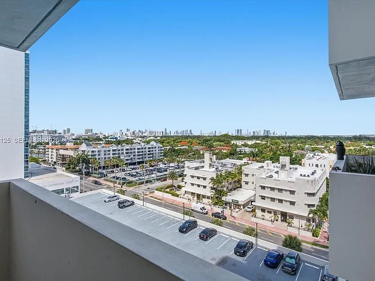 2899 Collins Ave #1022 — Photo 1