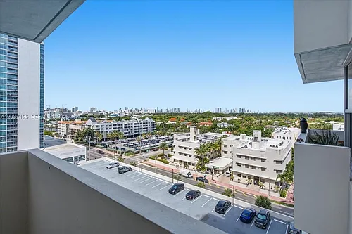 2899 Collins Ave Photo 1