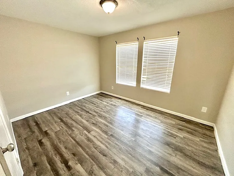 228 Dormont Dr NE — Photo 14