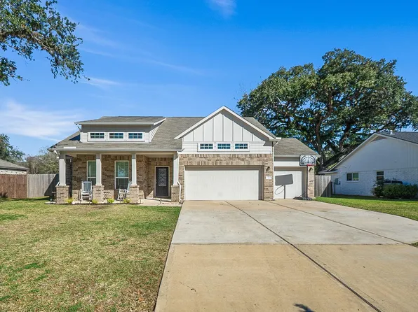 322 Wellshire Dr, West Columbia, TX 77486