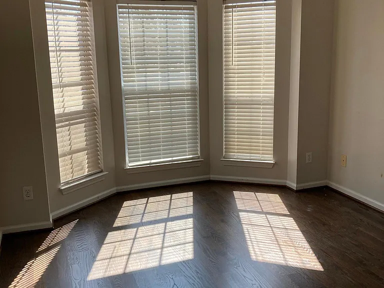 144 Charleston Way — Photo 5