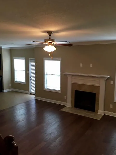 4 bed, 2.5 bath, 2224 sqft, $2,850 — Photo 3